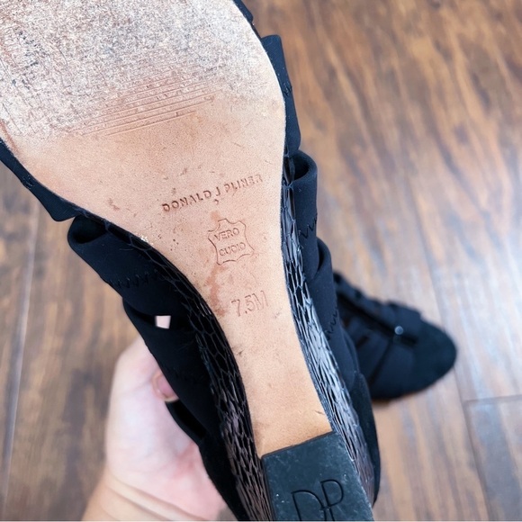 Donald J Pliner • Jada Stretch Wedge Sandal black cage gladiator heel - Picture 11 of 12